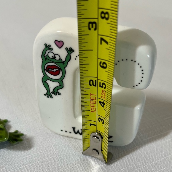 Frog Decor & Letter G with WHIZZ - White and Green. Fun. G-WHIZZ - Picture 4 of 6